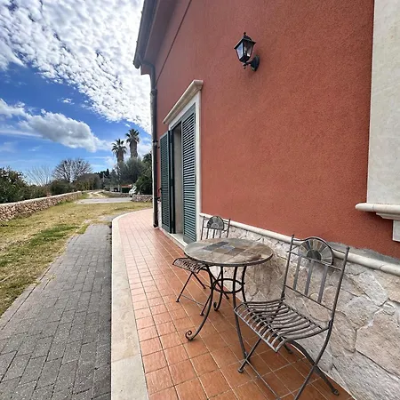 Al Palmento Cruillas Oda ve Kahvaltı 3*