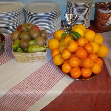 Oda ve Kahvaltı Al Palmento Cruillas 3*