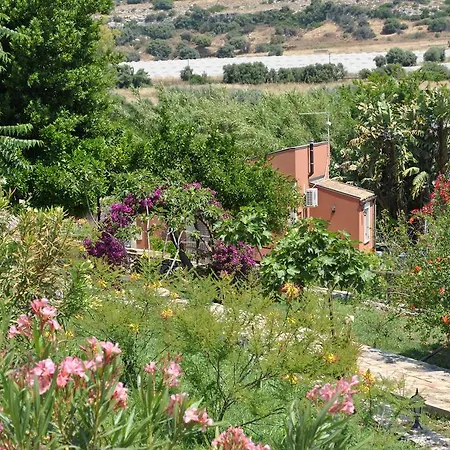 Al Palmento Cruillas Bed and Breakfast 2*
